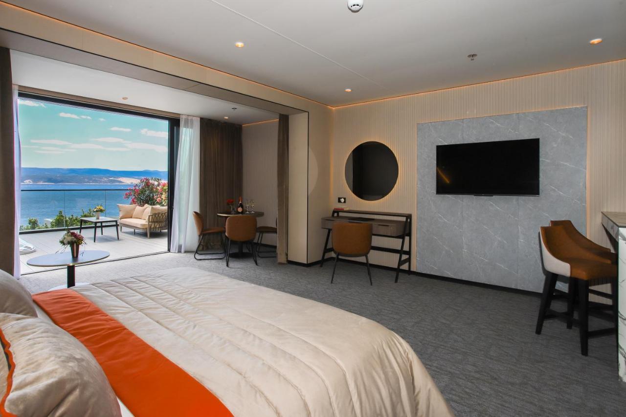 Hotel Medistone Omiš Esterno foto