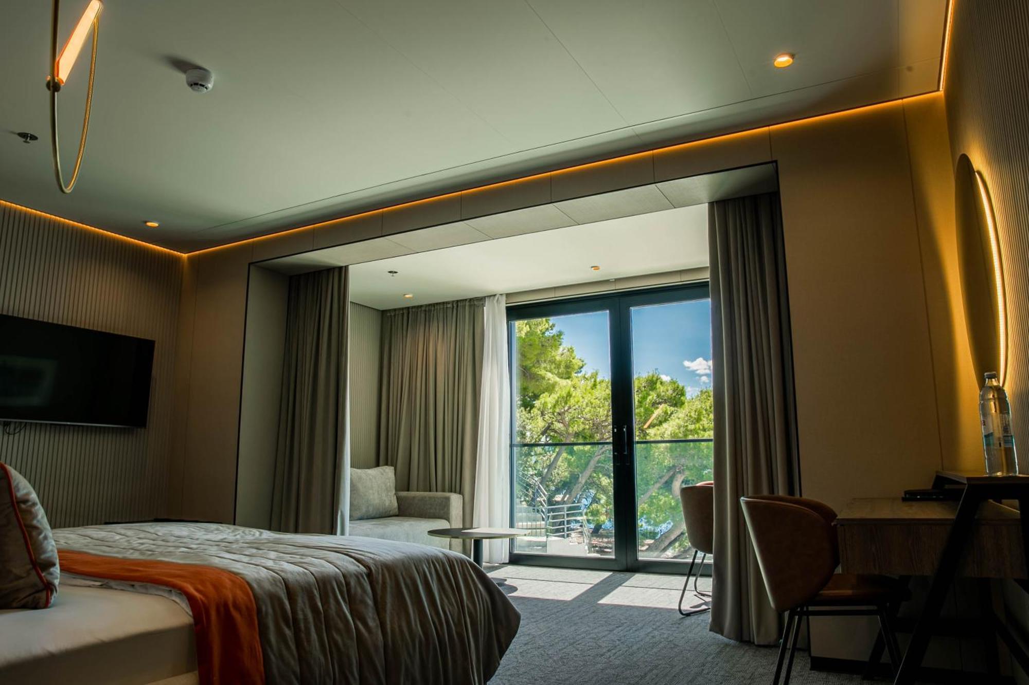 Hotel Medistone Omiš Esterno foto