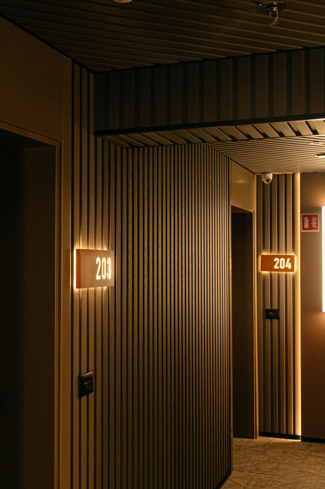 Hotel Medistone Omiš Esterno foto